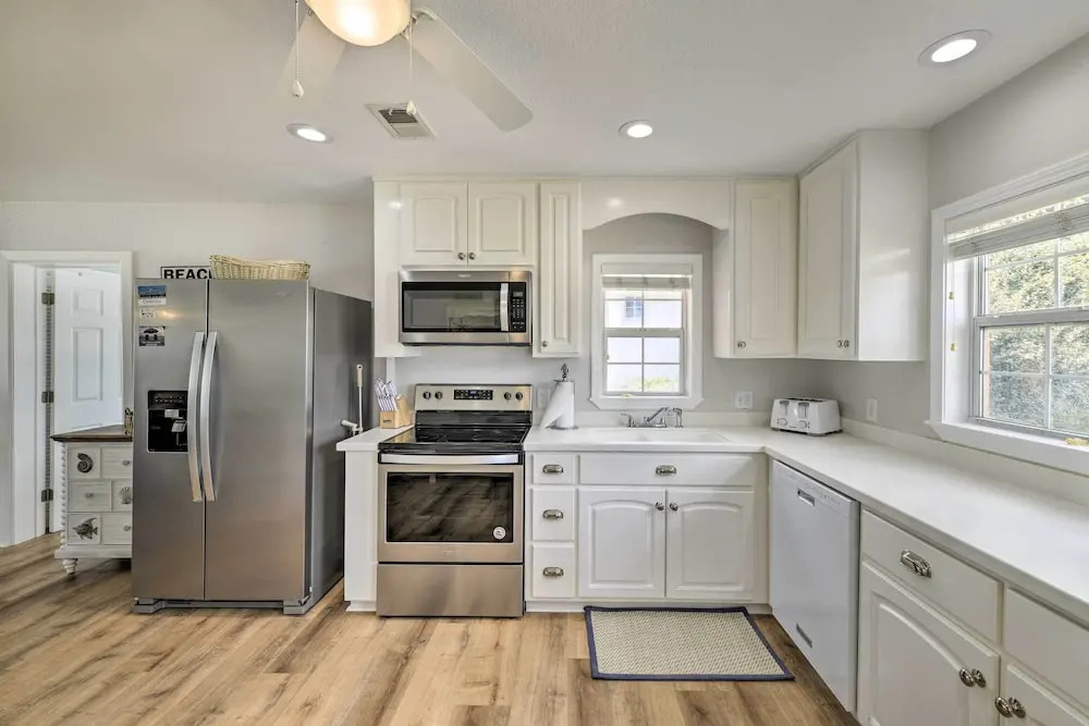 Breezy PCB Retreat w/ Direct Beach Access!