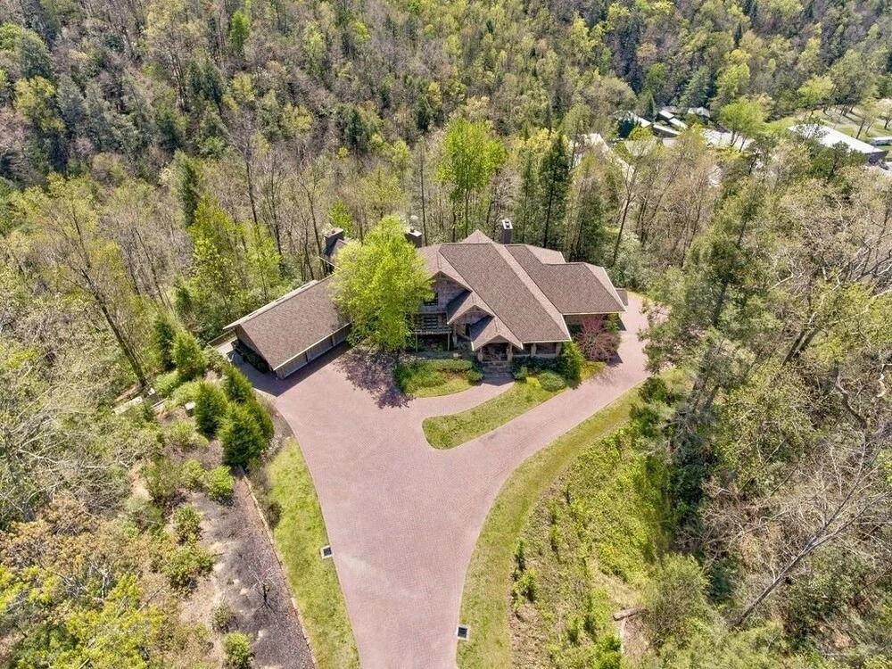 Misty Mountain Manor 6 Bedroom Home by Redawning