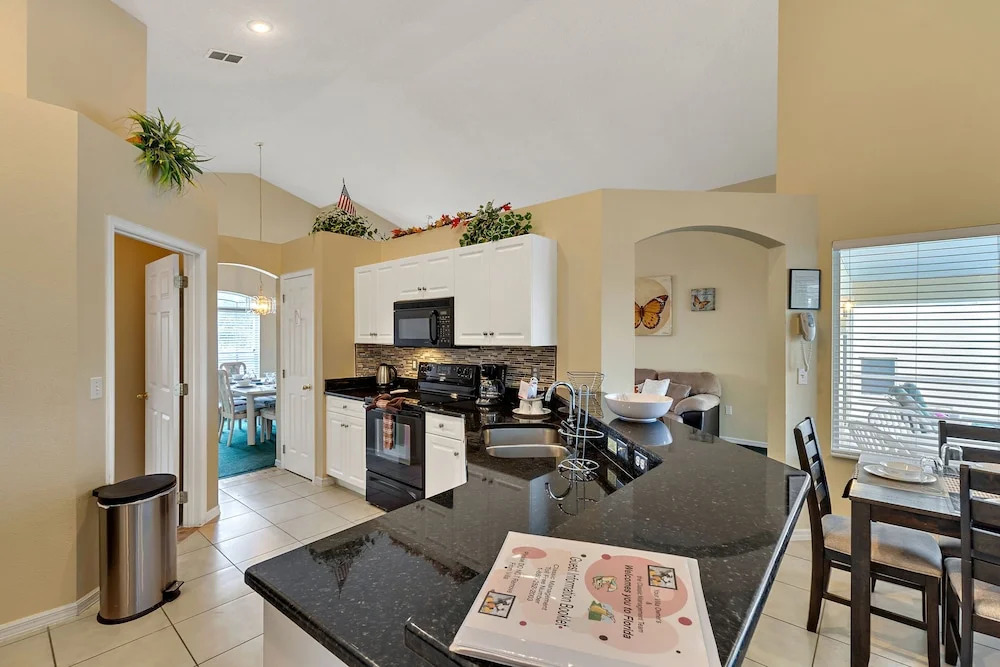 5 Bed Large Pool and Games Room #801