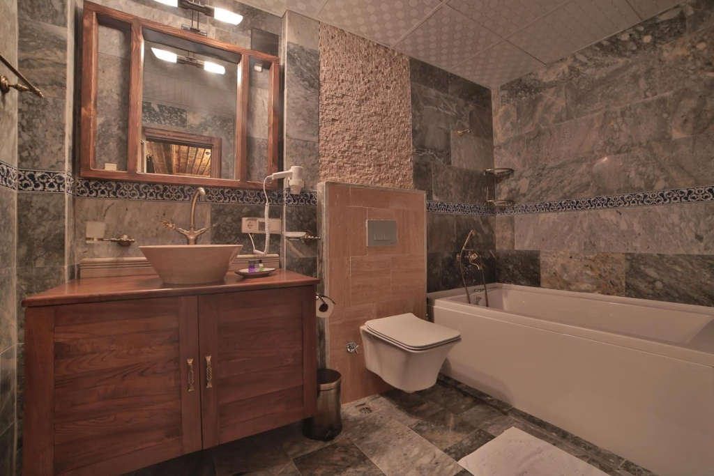 Caravanserai Inn Hotel