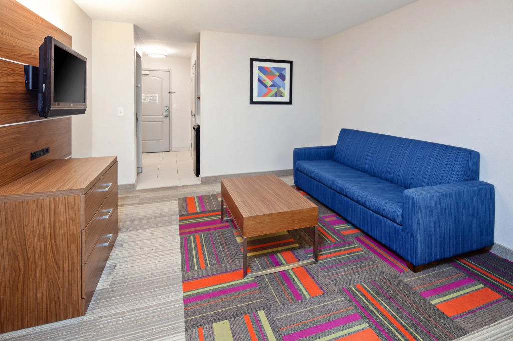 Holiday Inn Express & Suites Clovis Fresno Area by IHG