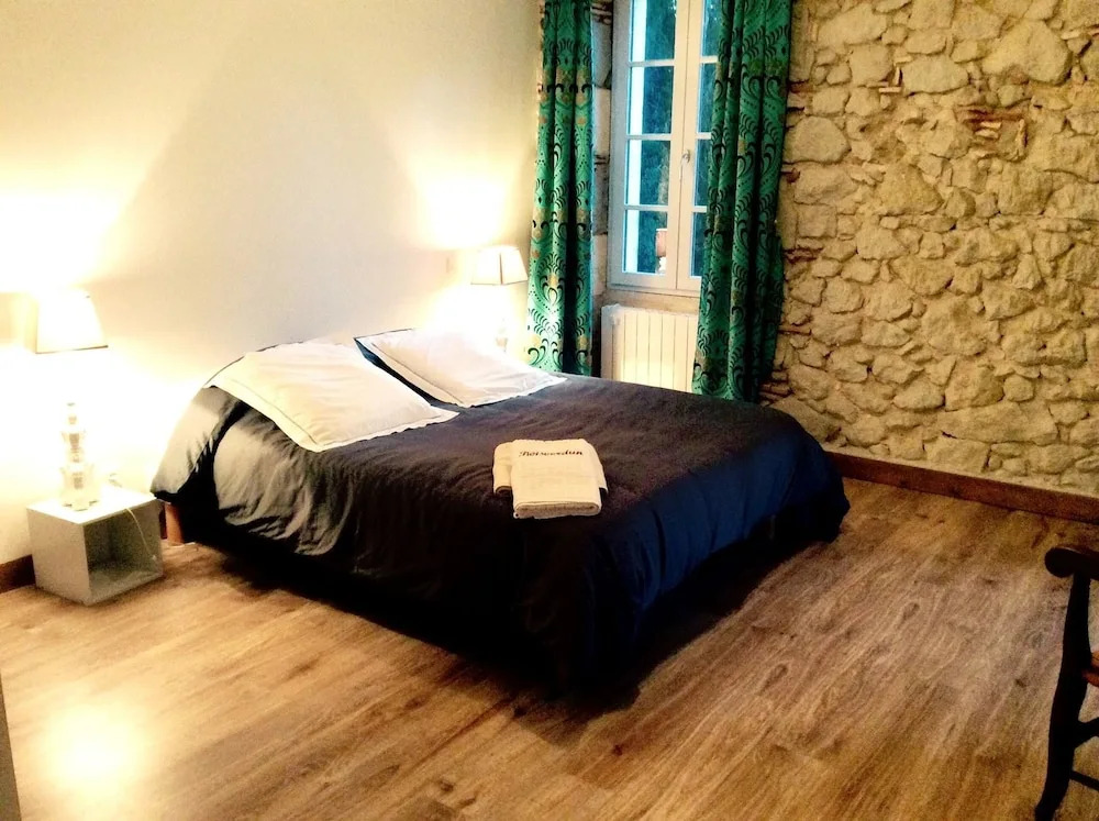 Mansion With 5 Bedrooms in Tombebœuf, With Enclosed Garden and Wifi