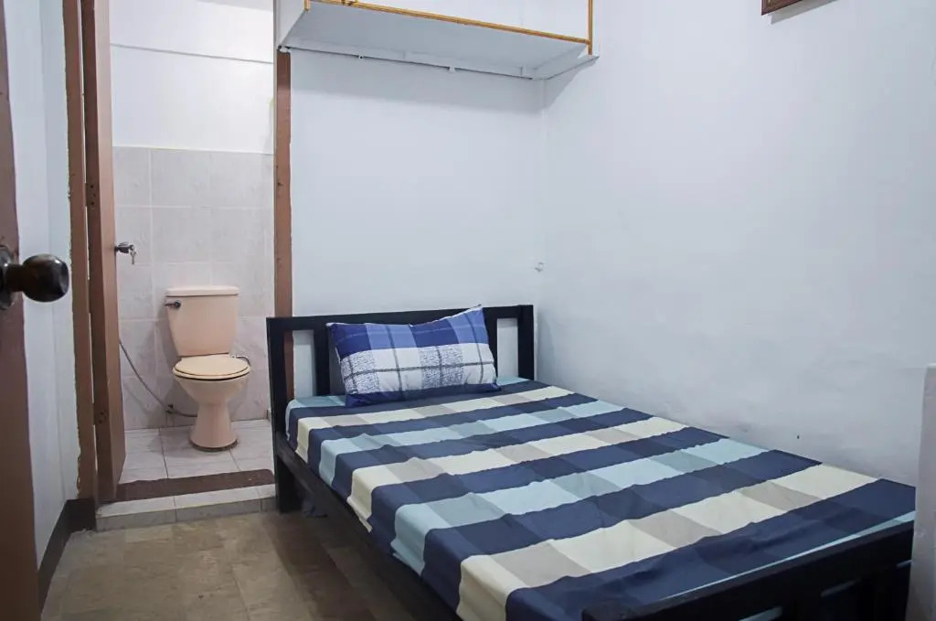 RedDoorz @ Calceta Street Cogon