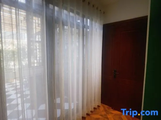 Yi Jing Bi Yuan Hotel