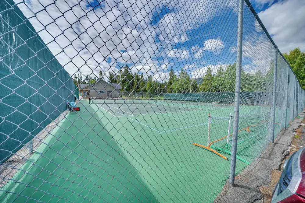 Near Hiking: Renovated Breck Condo w/ Tennis Court