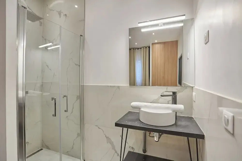 The Upper Marais Superb Apartment for 8 People