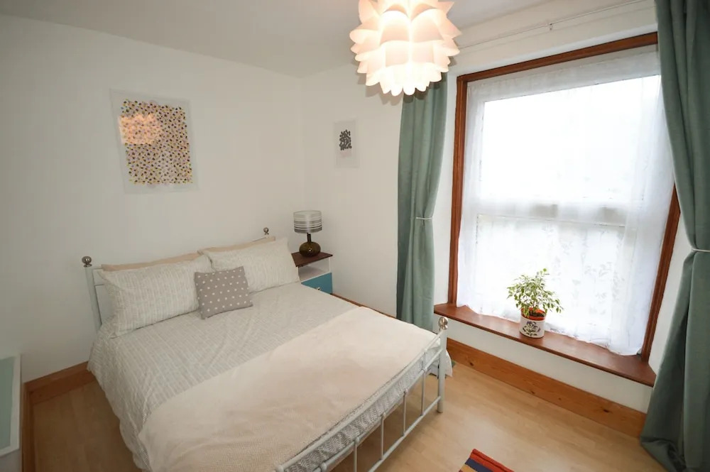 Amazing 1 Bedroom House Near Fishponds