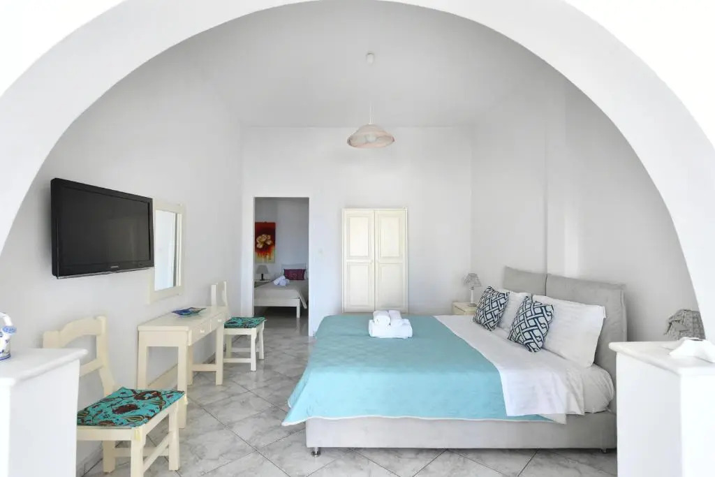 White Rooms Paros