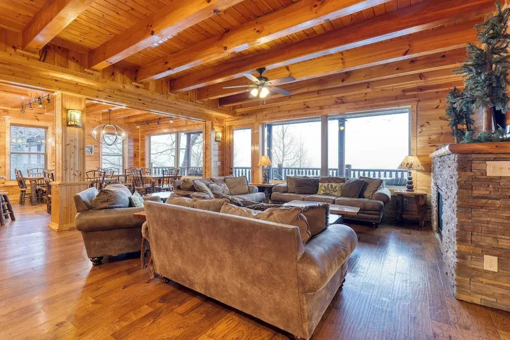Grand View by Avantstay 56-guest Retreat Panoramic Views, Hot Tubs, Game Room & Theater Seasonal Outdoor Pool Near Dollywood, Gatlinburg