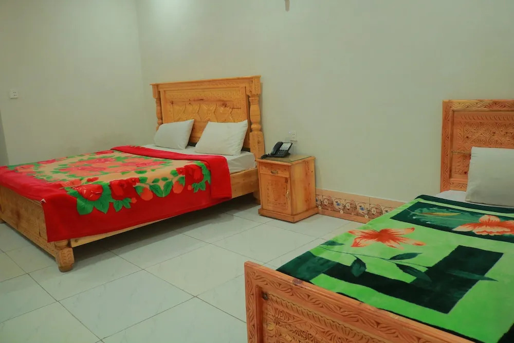 Al Sadiq Hotel & Restaurant