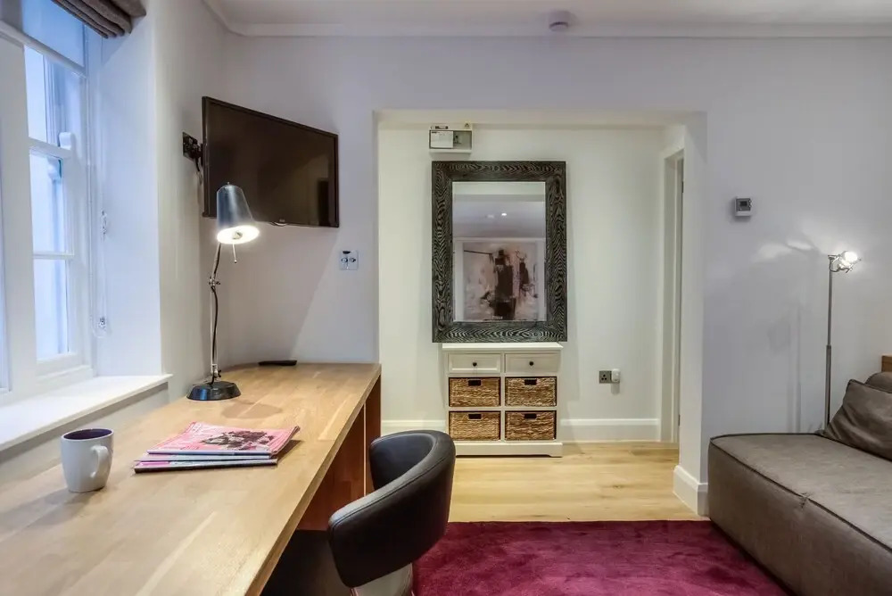 Eson2 - The York Street Nest
