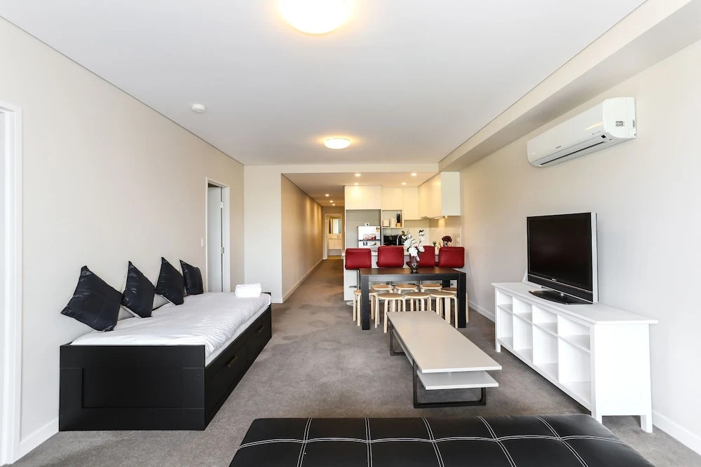 Spacious Apartment at Waitara