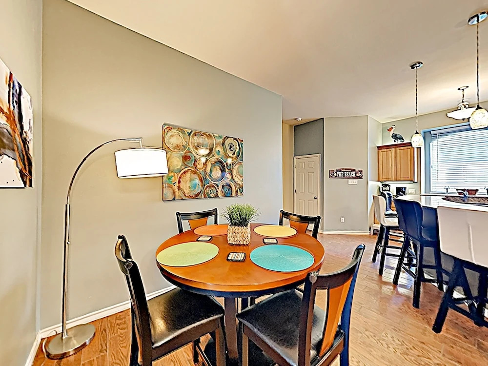 New Listing! Coastal Escape W/ Pool, 200 To Beach 4 Bedroom Townhouse