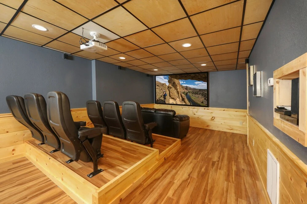 651 Country Oaks Dr Cabin