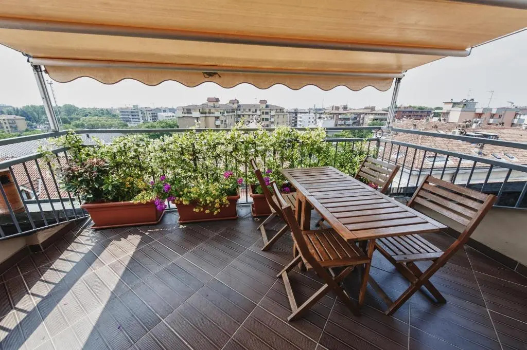Cute & Cozy Terrace