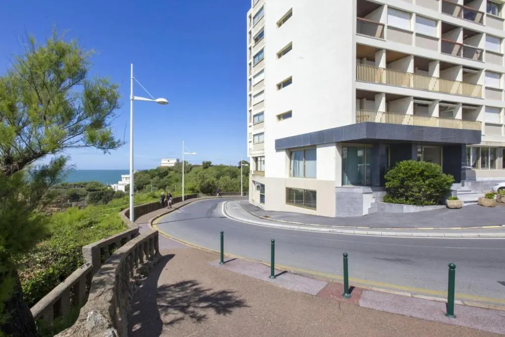 Modern studio with sea view on the Basque coast in Biarritz - Welkeys