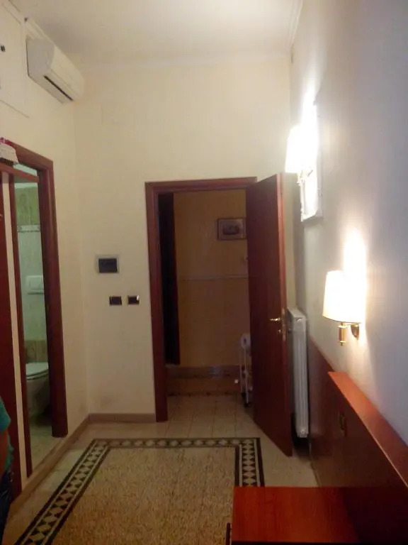 La Dea Di Roma