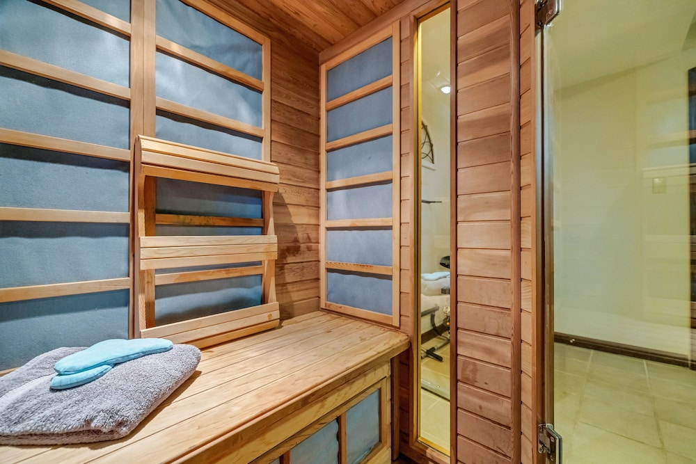Spa Retreat With Hot Tub Sauna and Game Rooms