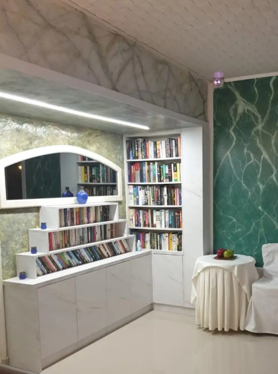Entire private Suite Sea Full View with balcony, shared pool and Air conditionin