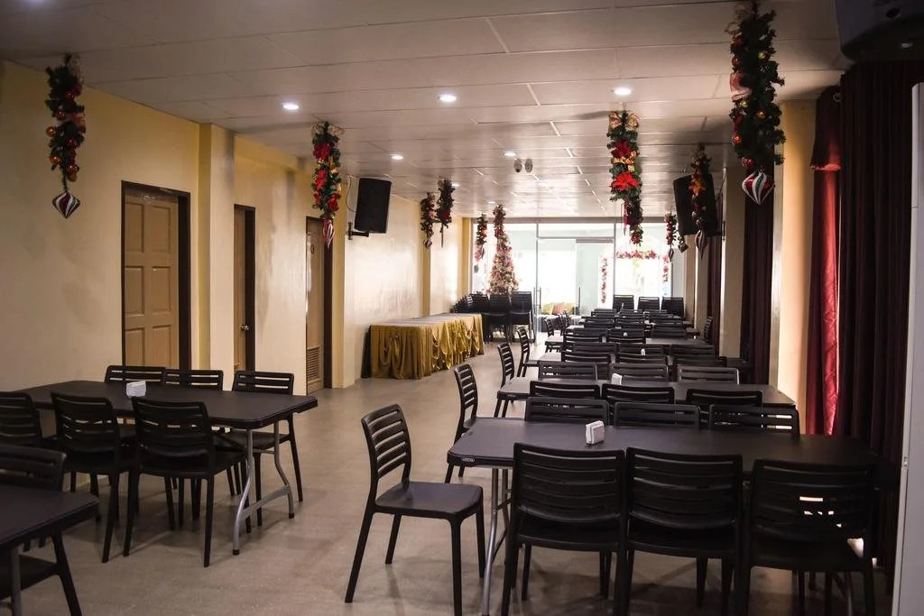 The Humbertos Hotel