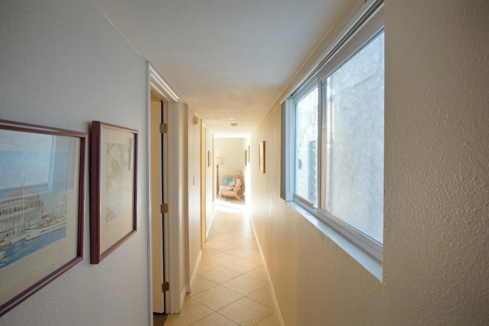 31st St A (68338) - 2 Br townhouse by RedAwning