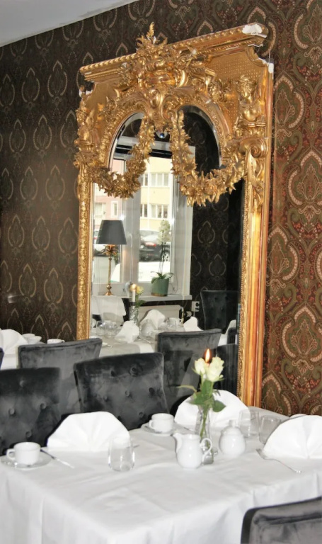 Palace Hotell