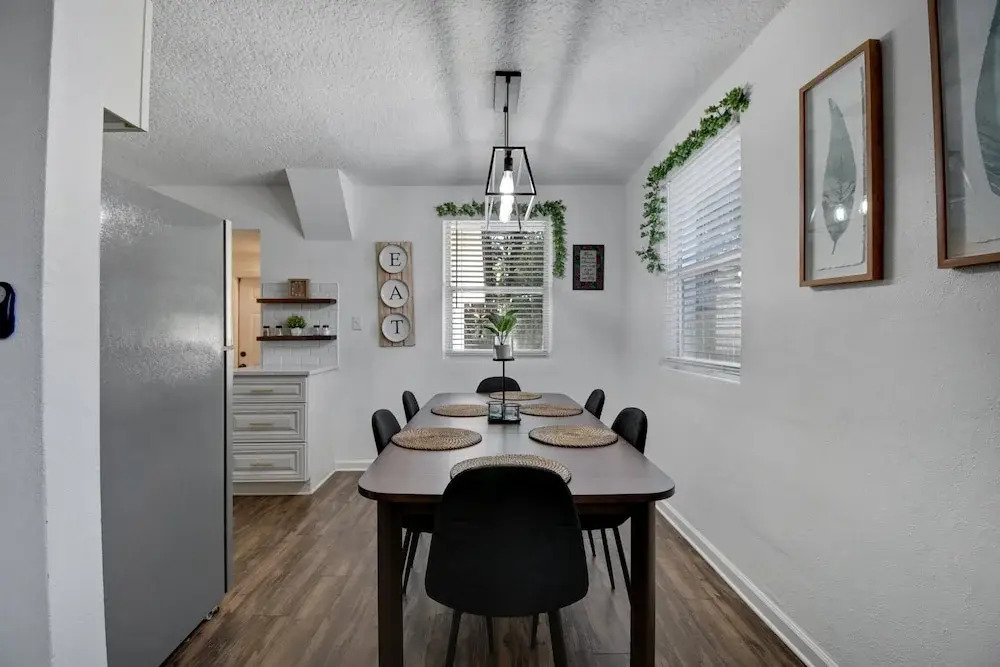 Downtown Jacksonville Retreat Pet-friendly With Hot Tub & Backyard Oasis