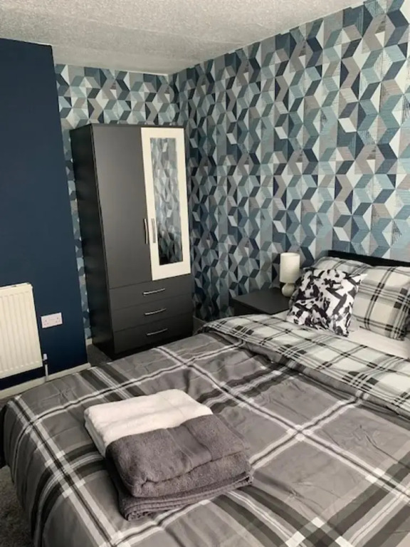 Impeccable 3-bed House in Birmingham