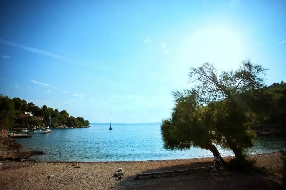 Pava - 15m From the sea - A2