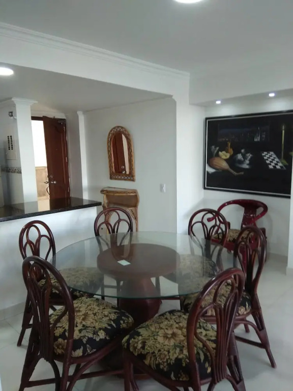 Apartamento con Balcn y Vista a la Baha del Laguito