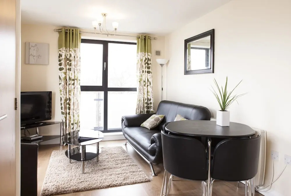 Cheltenham Plaza Apartments
