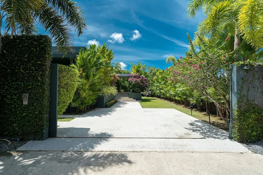 Grand 17m Pool 5BR Villa Mayacol NaiHarn