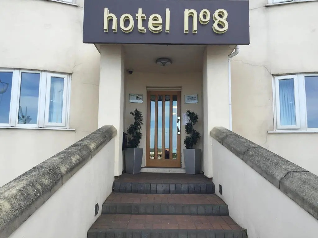 Hotel No 8