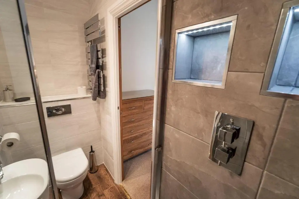 Bridge House Apartment 3