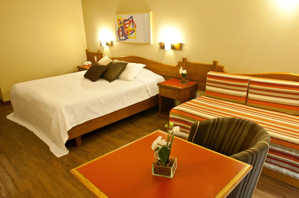 Tri Hotel