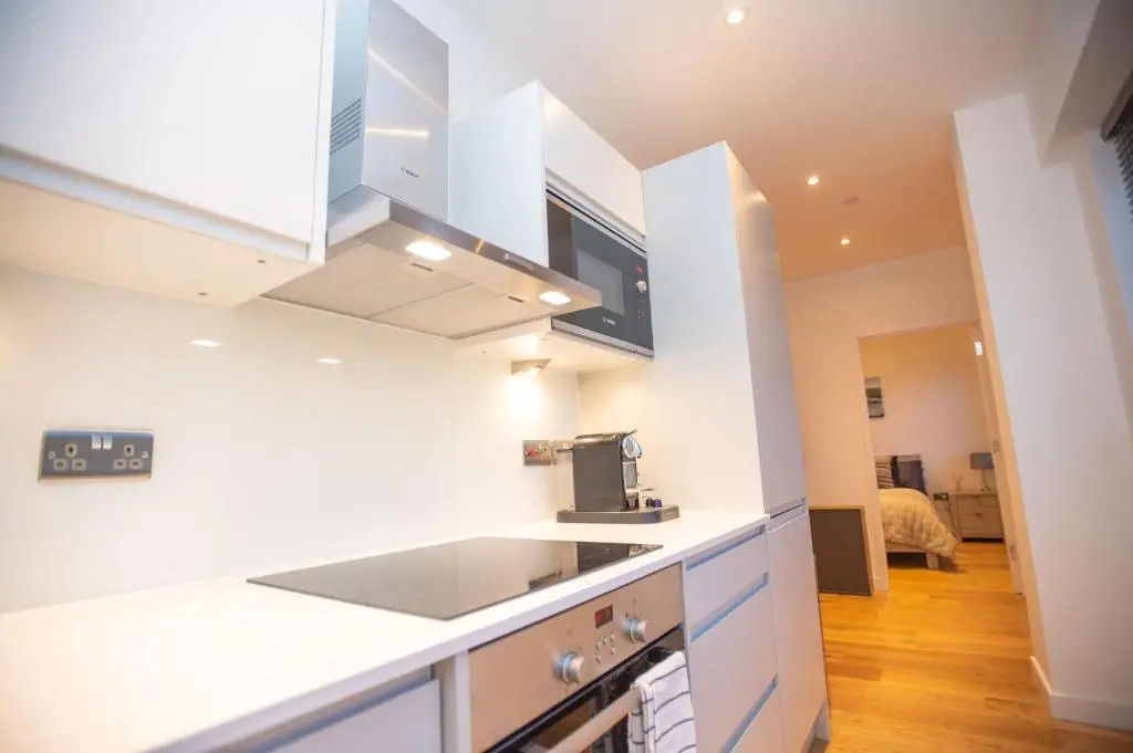 Stylish and Clean 1 Bed Apartment Maidenhead Town center