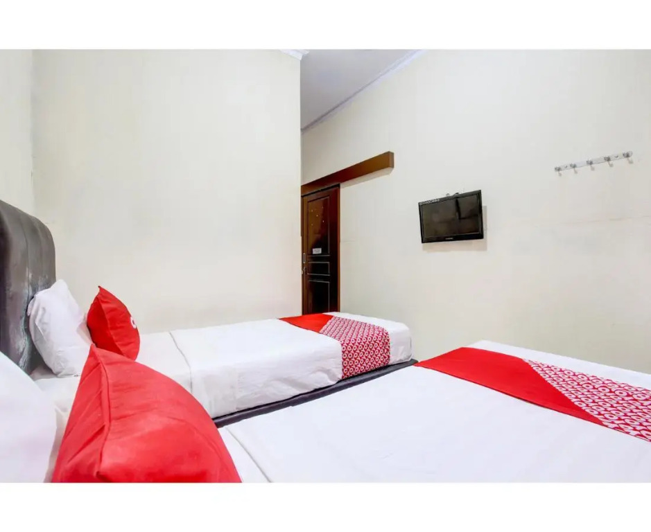 Super OYO 92511 Griya Dias  Syariah