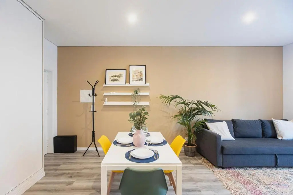 Seaside 1BR Flat w/ AC in Matosinhos by LovelyStay