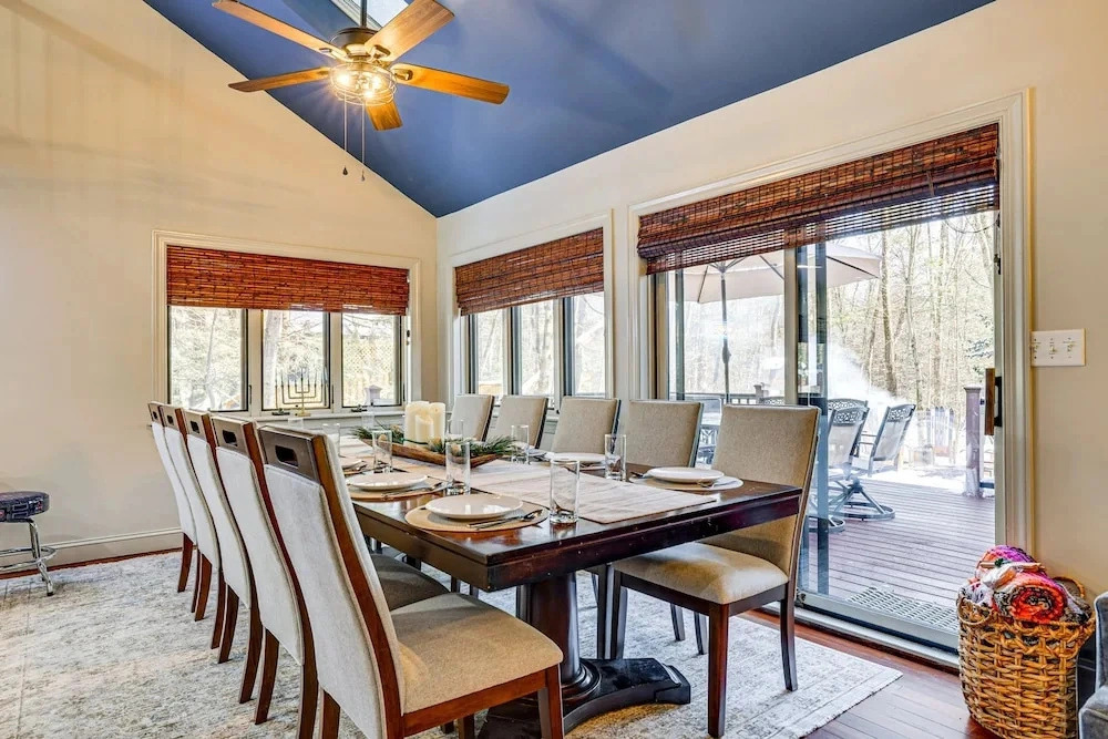 Streamside Luxury Home Lake Naomi
