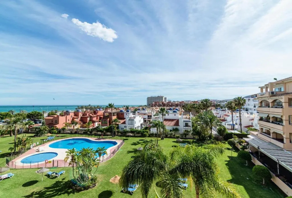 Well-located & Nice Views 2BDR Apt in Los Álamos