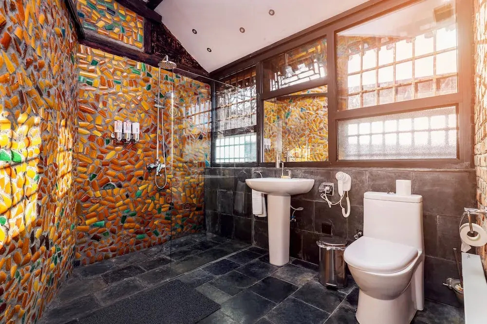 Sansa Village Boutique Hotel at Mutianyu Great Wall Adjoin to Mutianyu Great Wall - Room with the View of Great Wall - Chinese massage experience - Vehicle Shuttle Service - International Catering - SPA& Nail Beauty Facilities