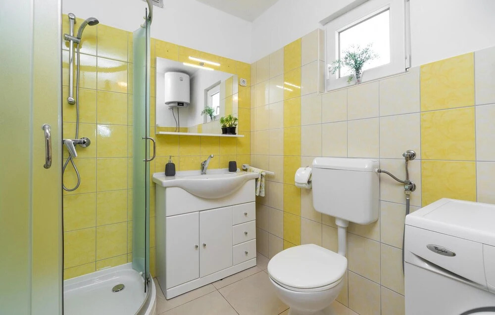 Stunning Home in Vela Luka With Wifi and 4 Bedrooms