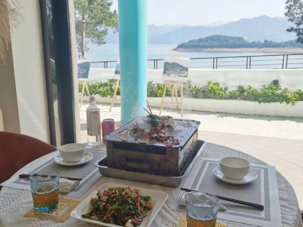 Zixing Xiyan · Hidden Lake and Pines Homestay (Dongjiang Lake Bailang Scenic Area)
