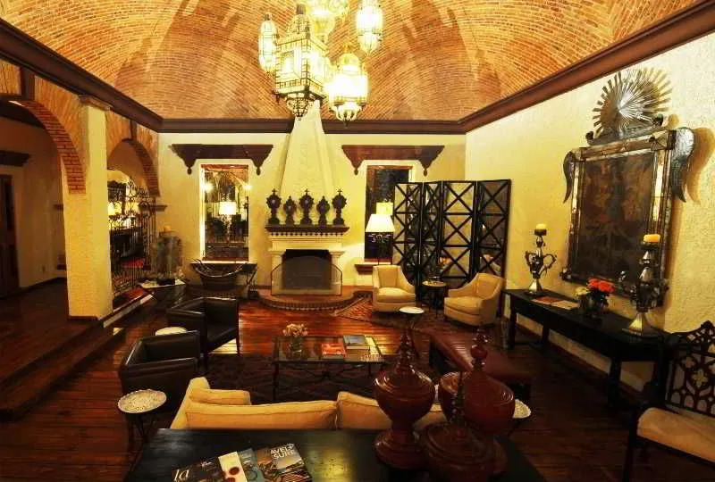Cantesse Hotel