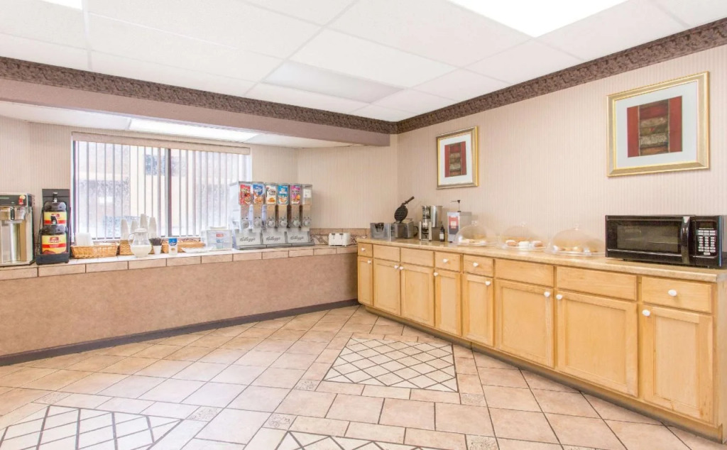 Howard Johnson Inn Roanoke/Airport