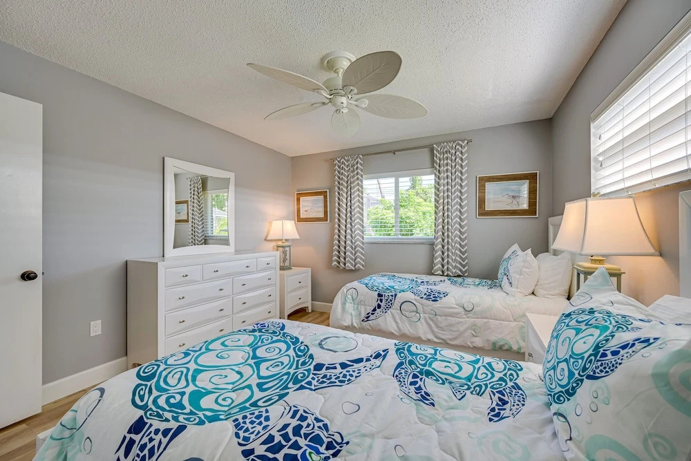 Englewood Oasis w/ Screened Lanai + Outdoor Pool!