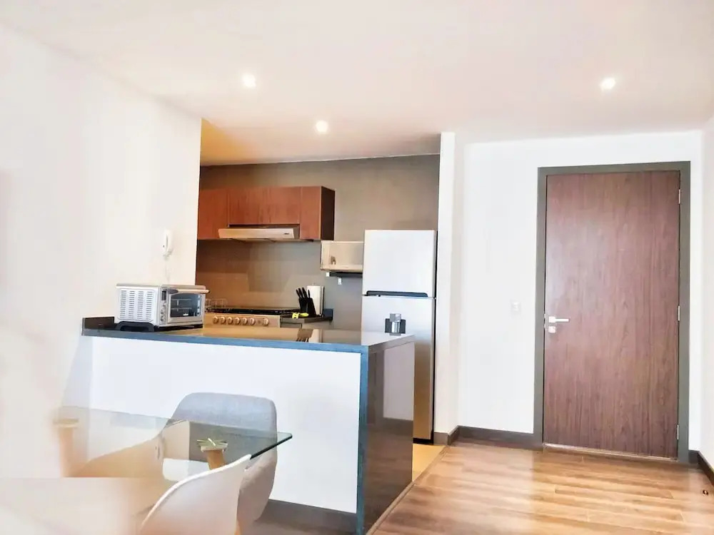 Two Beautiful 1 BR aptssame tower HS WiFiPool