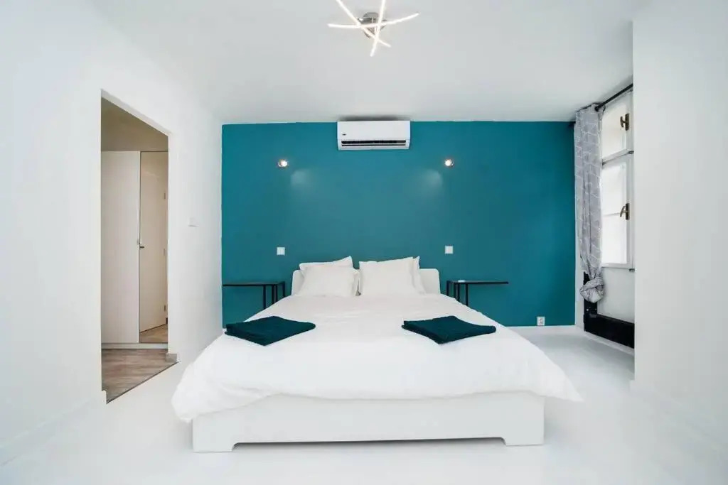 Old Town 1 Bedroom Oasis with AC and Double Shower