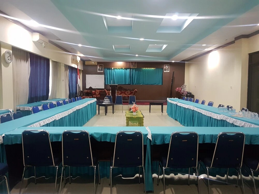 OYO 1633 Hotel Darma Nusantara 3