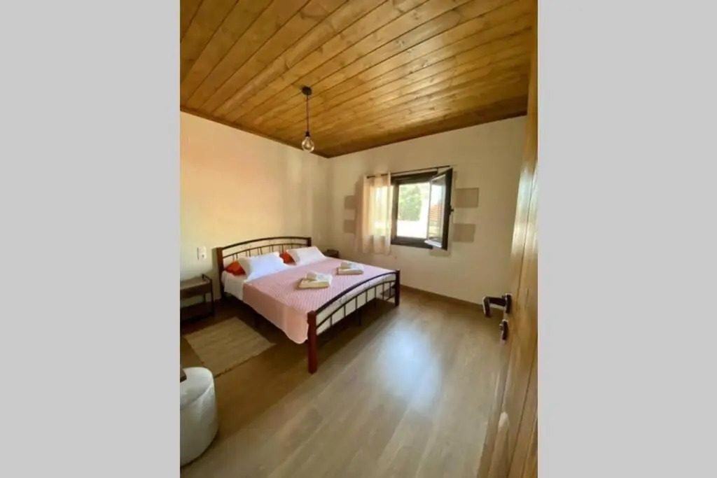Nikos Traditional House